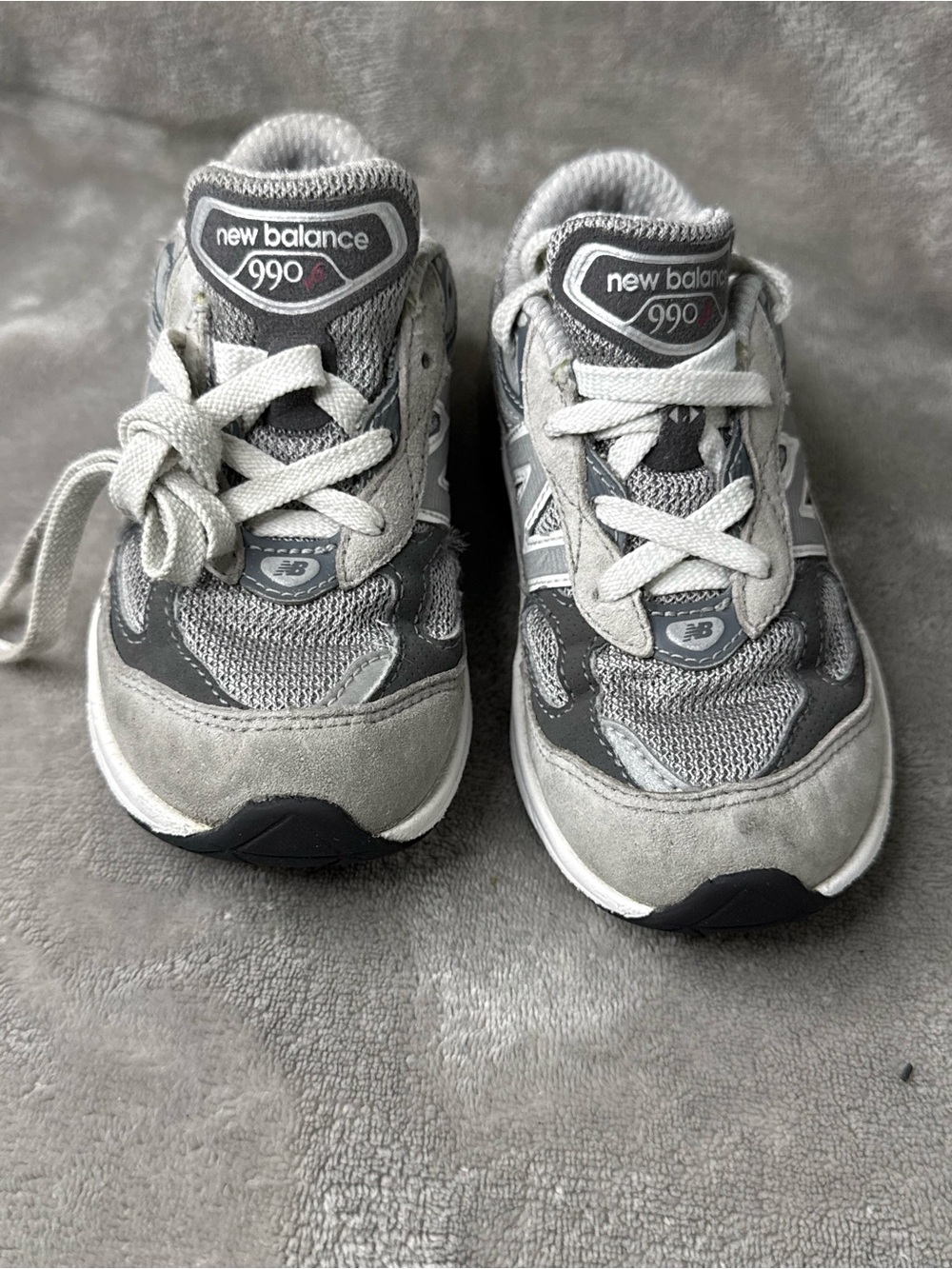 New Balance Kids 990 Gray Athletic Sneakers size 10